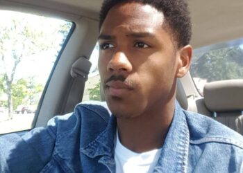 Ex-teacher's aide accused of licking boy's feet busted after approaching boy while out on bond