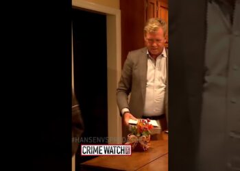 Chris Hansen makes an entrance 👀 #truecrime #chrishansen #truecrimecommunity