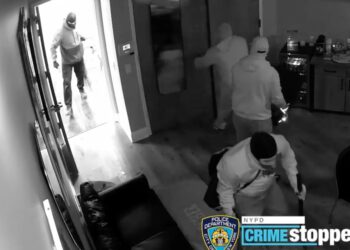 The suspects are seen entering a room inside The Wrist Watcher on Arthur Kill Road near South Bridge Street.