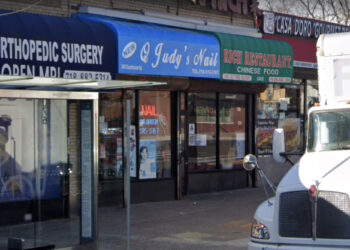 Girl, 4 months, found abandoned outside NYC nail salon, mom arrested: cops