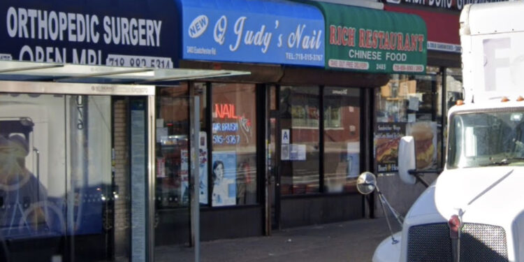 Girl, 4 months, found abandoned outside NYC nail salon, mom arrested: cops