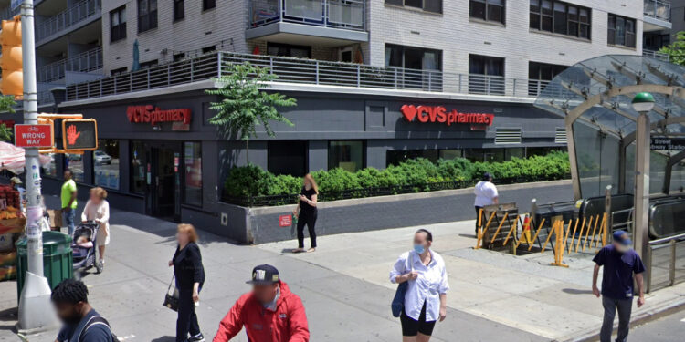 NYC shoplifter slashes 63-year-old security guard at CVS