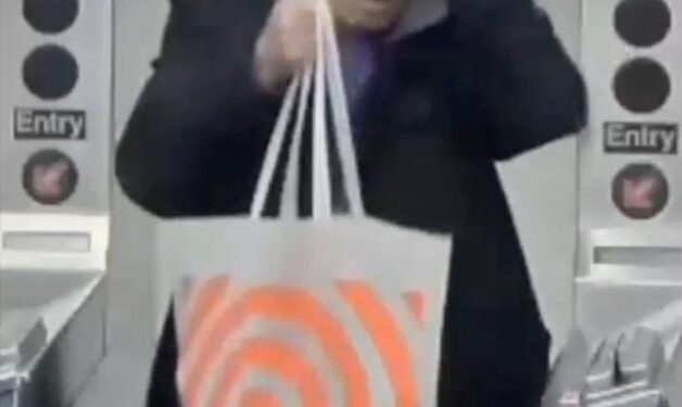 The alleged assailant flees the Atlantic Avenue station.