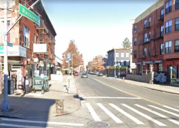 Unhinged man shoves straphanger onto NYC subway tracks