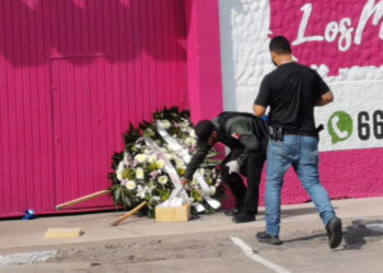 Police investigate the grisly "gift."