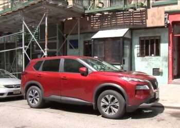 The scene where cops say a man was fatally stabbed in the neck during a fight with an ex-con in Chinatown.