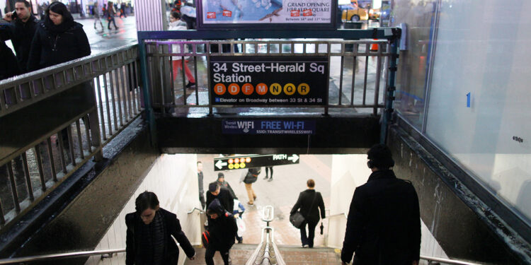NYC panhandler stabs man, 76, during fight near Herald Square subway