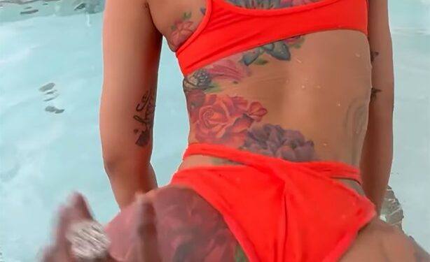 Cardi B twerking on Offset.