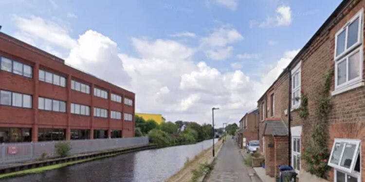 Woman's head found in London canal days after body parts discovered: report