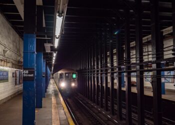 A view from the southbound platform of the IRT Lexington Avenue Line's 68th Street-Hunter College station.
