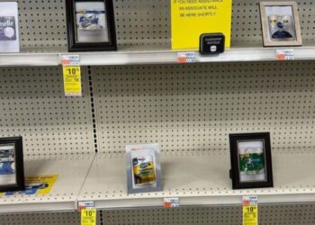 Retail stores in major cities nationwide have experienced a surge in thefts, prompting many major stores to lock up their products or even shutter their doors completely.