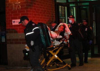 475 West 57th Street, Hell's Kitchen, NYC

Police and EMS remove a victim and suspect involved in a stabbing.