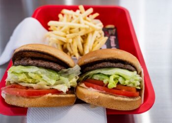 In-N-Out Burger’s only location in Oakland will be closing in March after the fast food joint could no longer risk the safety of fed-up workers and crime in the area.