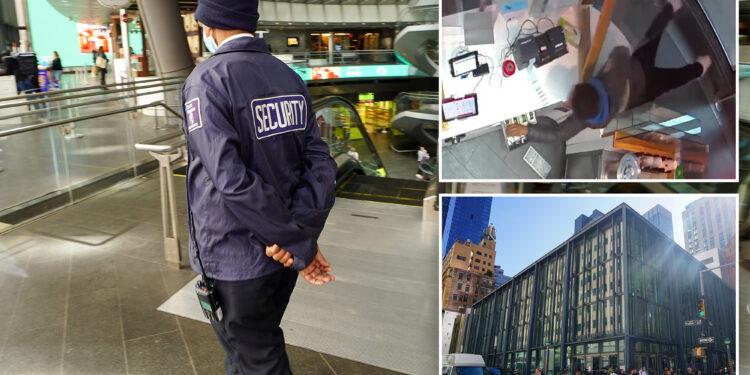 Video shows brazen thieves robbing bubble tea joint in Fulton Center — as retail manager threatens to leave over rising crime