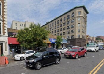 GV of 537 East Tremont Ave, Tremont, The Bronx