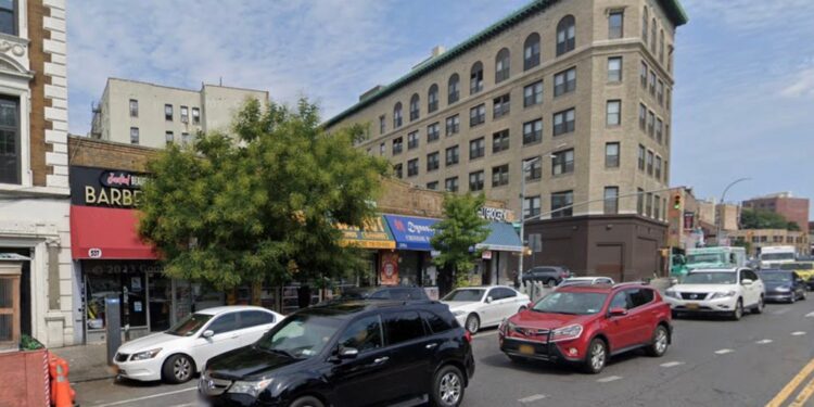 GV of 537 East Tremont Ave, Tremont, The Bronx