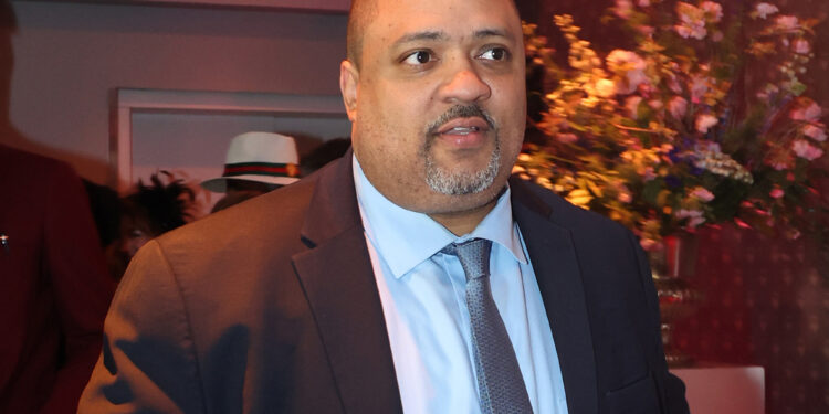 DA Alvin Bragg lets NYC crime run rampant as he pursues empty case against Trump