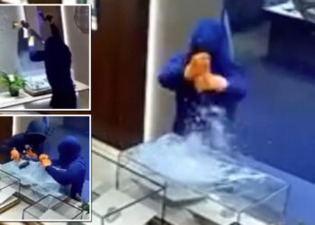 Masked crooks use sledgehammers in smash-and-grab at ritzy Conn. jewelry store