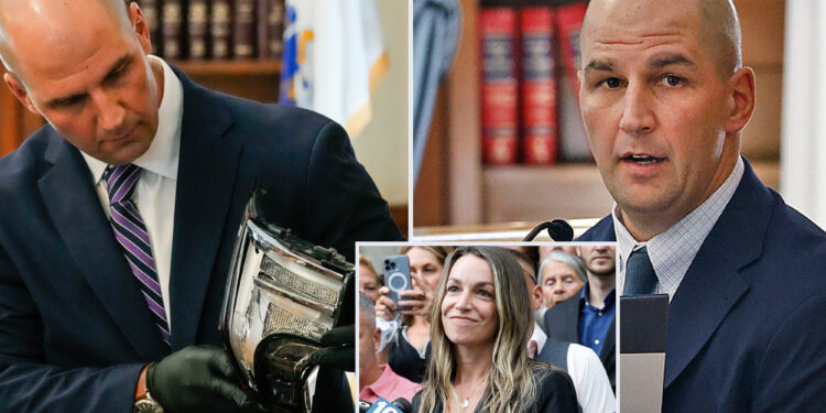 Karen Read investigator under fire for inappropriate texts 'relieved of his duties' from Mass. State Police