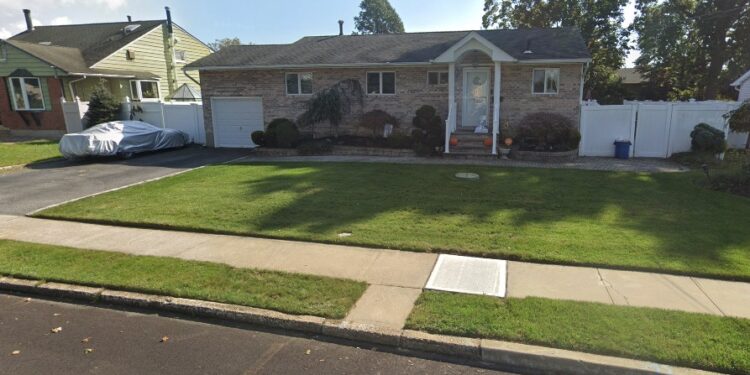 163 Skidmore Road in North Babylon