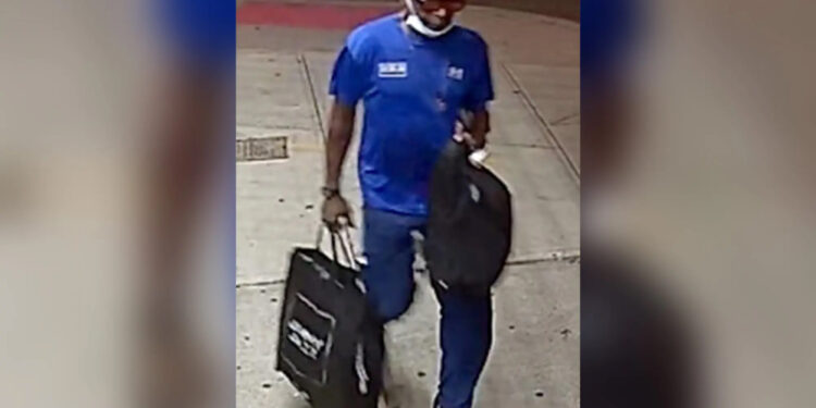Cops search for suspect in weekend machete attack on Bronx subway line