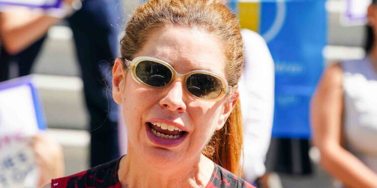 Small hotels get the shaft as Julie Menin plays divide-and-conquer to deliver for a big special interest