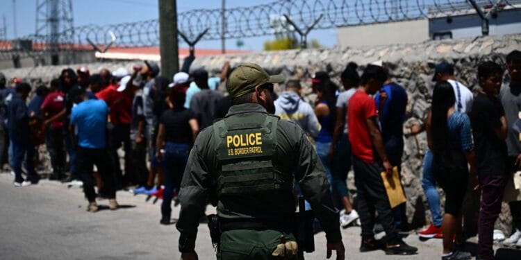 Thank Dems' border insanity for the US' 600K migrant criminals