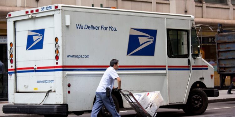 photo of mail truck