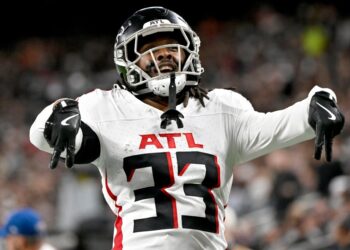 
Atlanta Falcons cornerback Antonio Hamilton Sr. (33) celebrates after a safety against the Las Vegas Raiders during the first half of an NFL football game, Monday, Dec. 16, 2024, in Las Vegas.