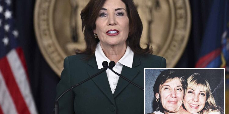 Hochul unveils vague plan to tackle NYC mental health crisis as subway violence plagues city