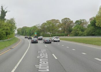 The Southern State Parkway approaching Exit 20 in South Hempstead, Long Island.