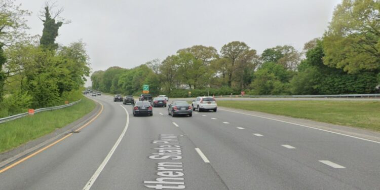 The Southern State Parkway approaching Exit 20 in South Hempstead, Long Island.