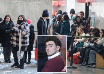 Luigi Mangione's fans pack NYC court ahead of UnitedHealthcare CEO murder hearing