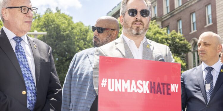 Lefty loons’ ridiculous reason not to restore NY’s anti-masking law