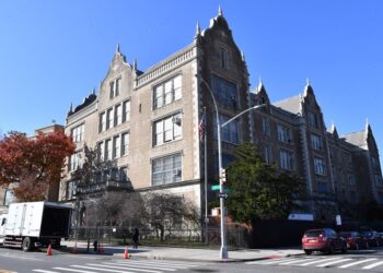 De Blasio and Carranza Brooklyn presser. Thursday, November 21, 2019 10AM NYC mayor Bill de Blasio and NYC school chancellor Richard Carranza praised the record NYC public school students college enrollment during their announcement inside the High School of Telecommunication Arts and Technology 350 67th Street Brooklyn.