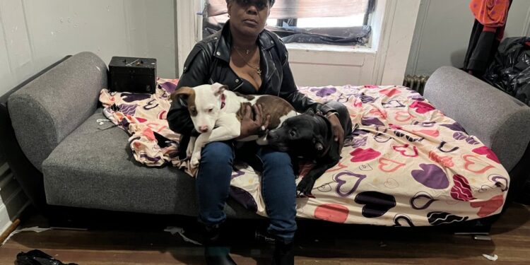 Bronx beauty salon owner Itesha Hariston has had her home borken into by career criminal Jarrell Coburn multiple times.