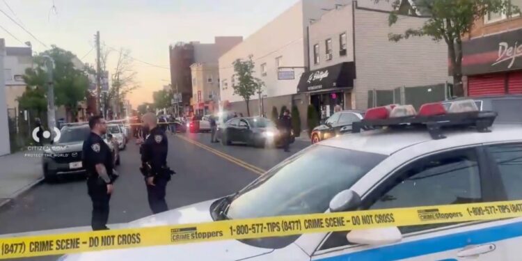 gunman fleeing a traffic stop on Staten Island opened fire on a police cruiser, brazenly shooting through his own windshield and hitting the car