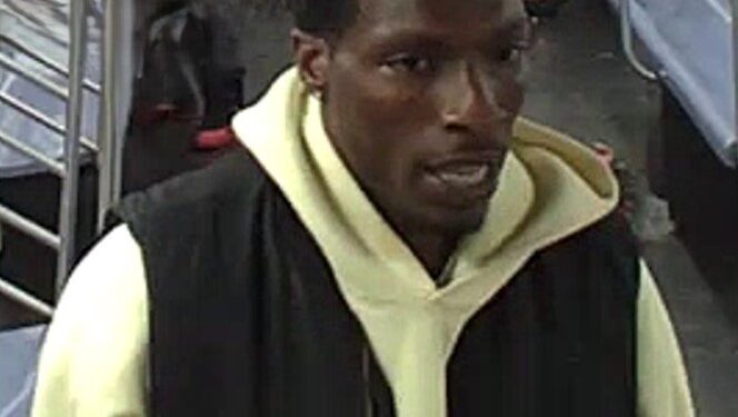 A good Samaritan straphanger was pummeled unconscious when he tried to intervene in a fight on board an F train at the 21st Street-Queensbridge station, cops said.