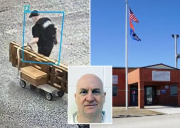 Guard let 'Devil in the Ozarks’ killer and rapist waltz out of prison, prompting desperate search