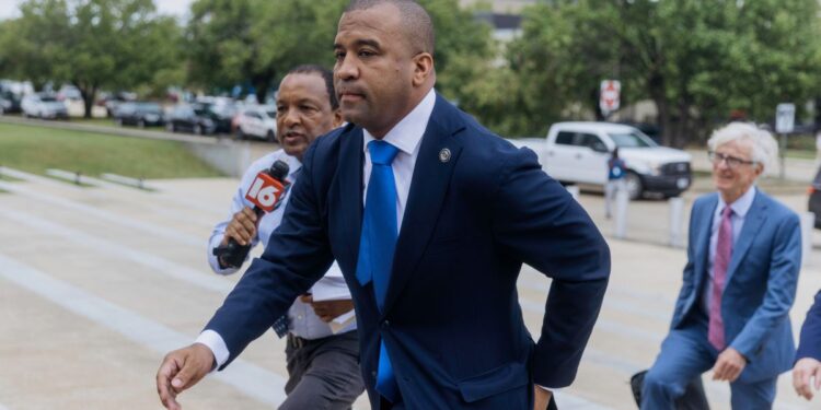 Indicted Mississippi DA flouts campaign finance disclosure laws