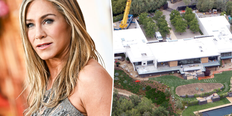 Jennifer Aniston gate-crash suspect investigated for possible stalking: report