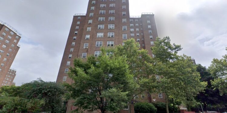 The teen was blasted in the hip as he walked on the grounds of NYCHA’s Forest Houses on Trinity Avenue near East 165th Street in Longwood just before 10 p.m., police said.