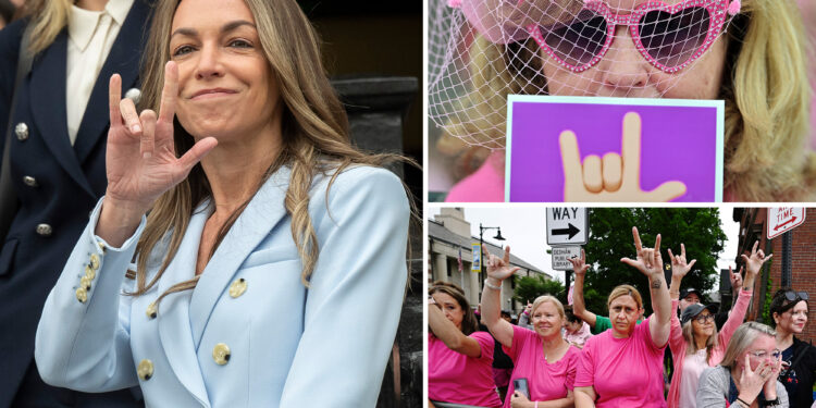 What's that hand signal Karen Read supporters kept flashing at court?