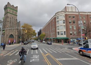 The intersection of 6th Street and 7th Avenue in Park Slope