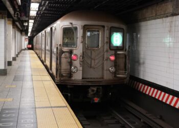 A general view of subway trains and straphangers wearing face masks at Grand Central Terminal in New York, NY on November 21, 2020.