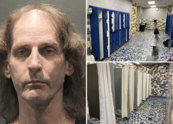 Sex offender accused of exposing himself in girl's bathrooms while claiming to be trans