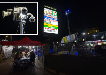 Hollywood mall Gower Plaza blasts music to deter vagrants