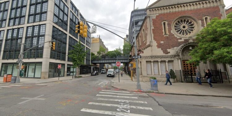 West 21st Street and 10th Avenue. Two kids, 2 and 7, slapped by deranged attacker in broad daylight violence in Hudson Yards.