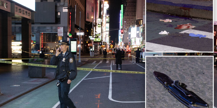 Man beaten with baseball bat, fatally stabbed near Times Square: cops
